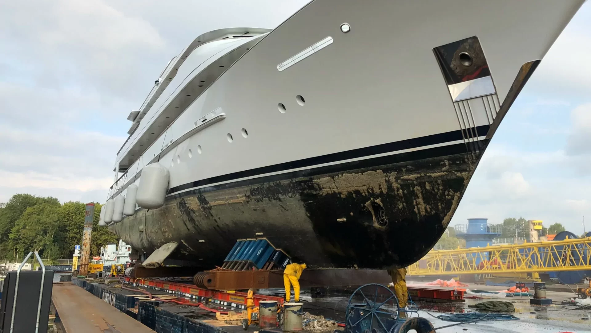 Cleaning service for yachts