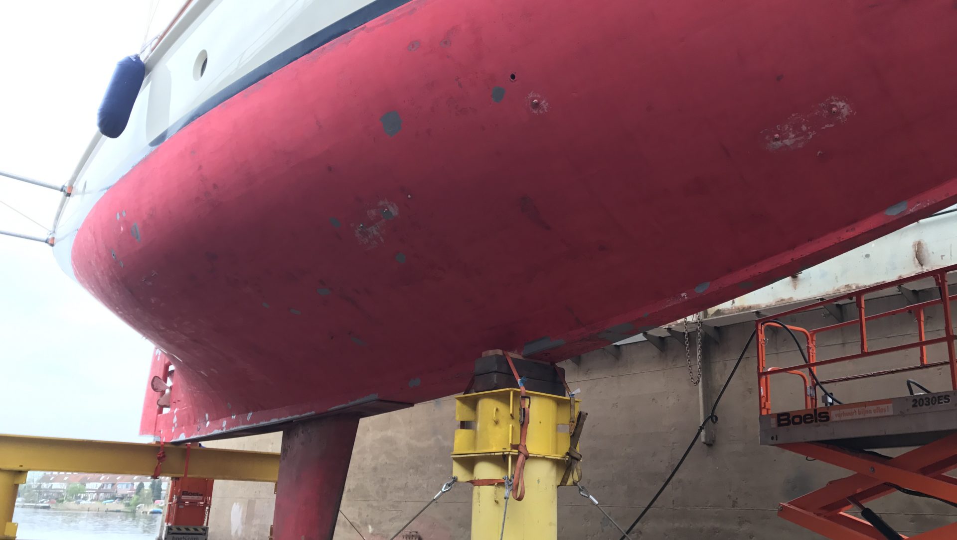 Hull inspection for yachts
