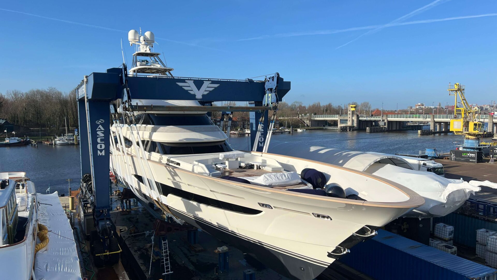 54m Huisman sportfish yacht 406 set to be launched at Amsterdam Yacht Service